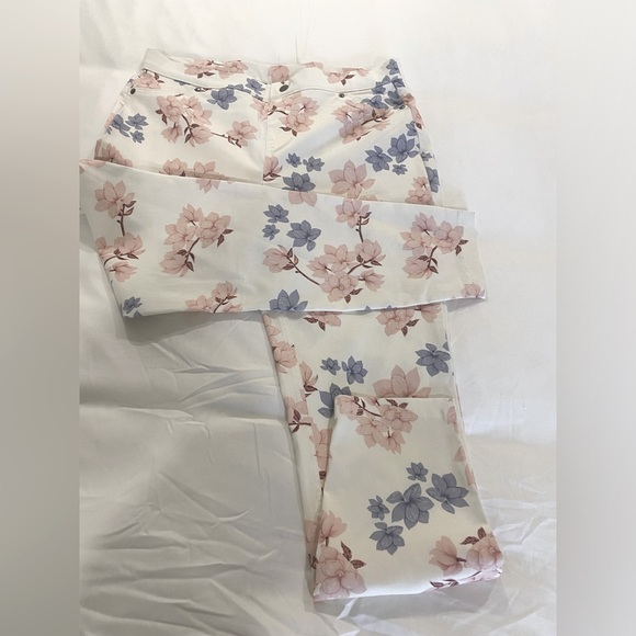 Orange stretch jean - Picture 1 of 3